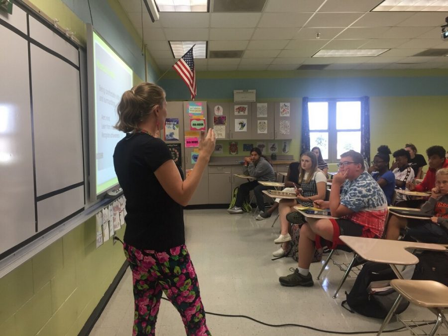 Mrs.+Sharer-Barbee+teaches+her+health+class+about+the+importance+of+mental+health+in+high+school.+%0D%0APhoto+by%3A+Hannah+Sparrow